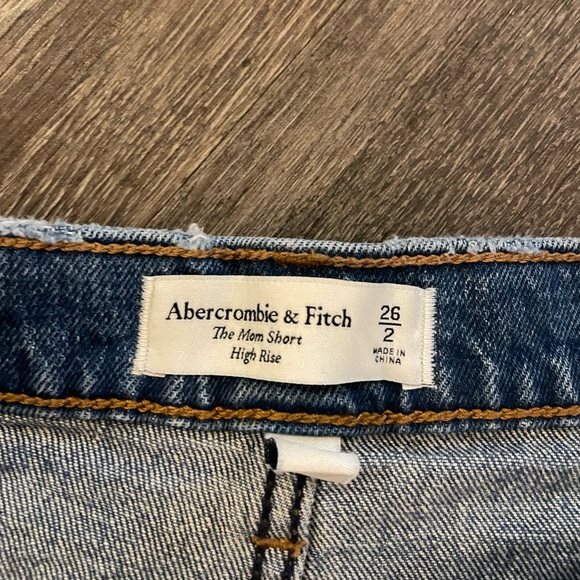 High Rise Mom Short - Abercrombie - Picture 2 of 3